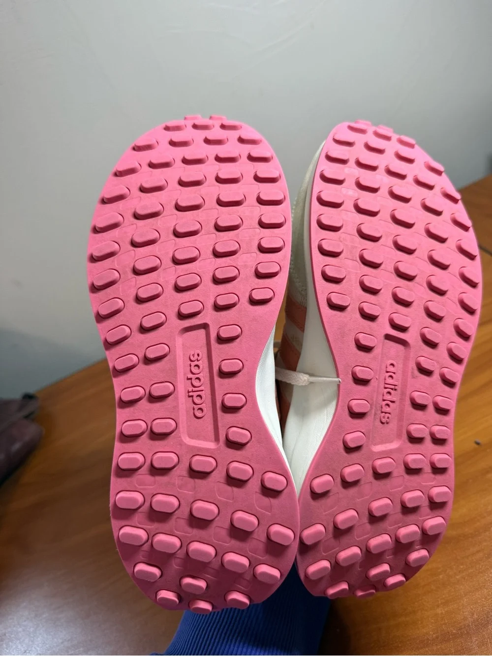 adidas Women's Run 70s 